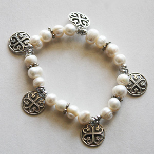 장식진주팔찌